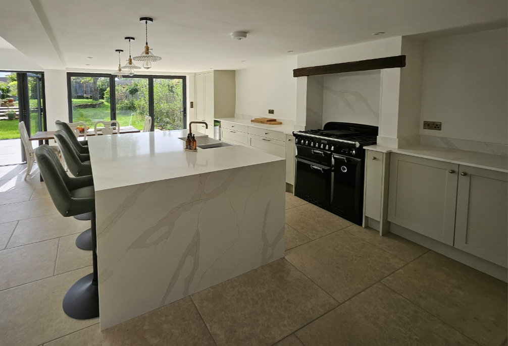 image of kitchen which contains quartz worktops